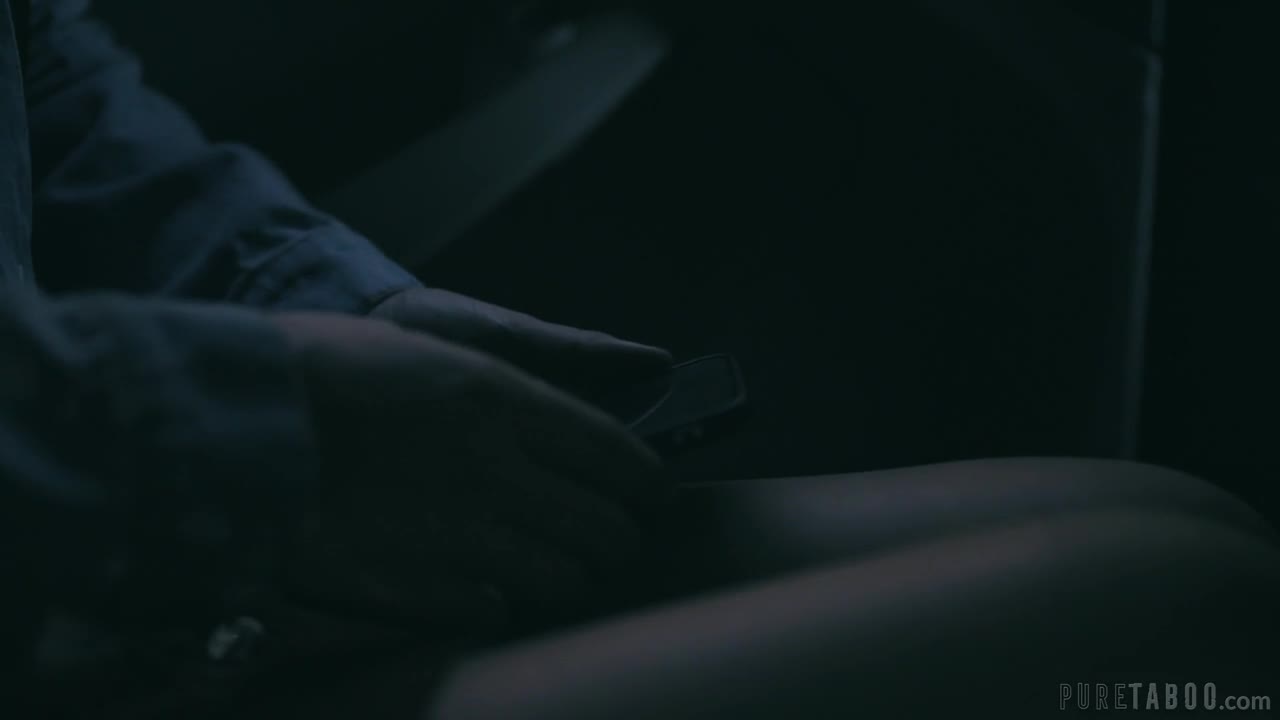 讓年輕保母懷孕
